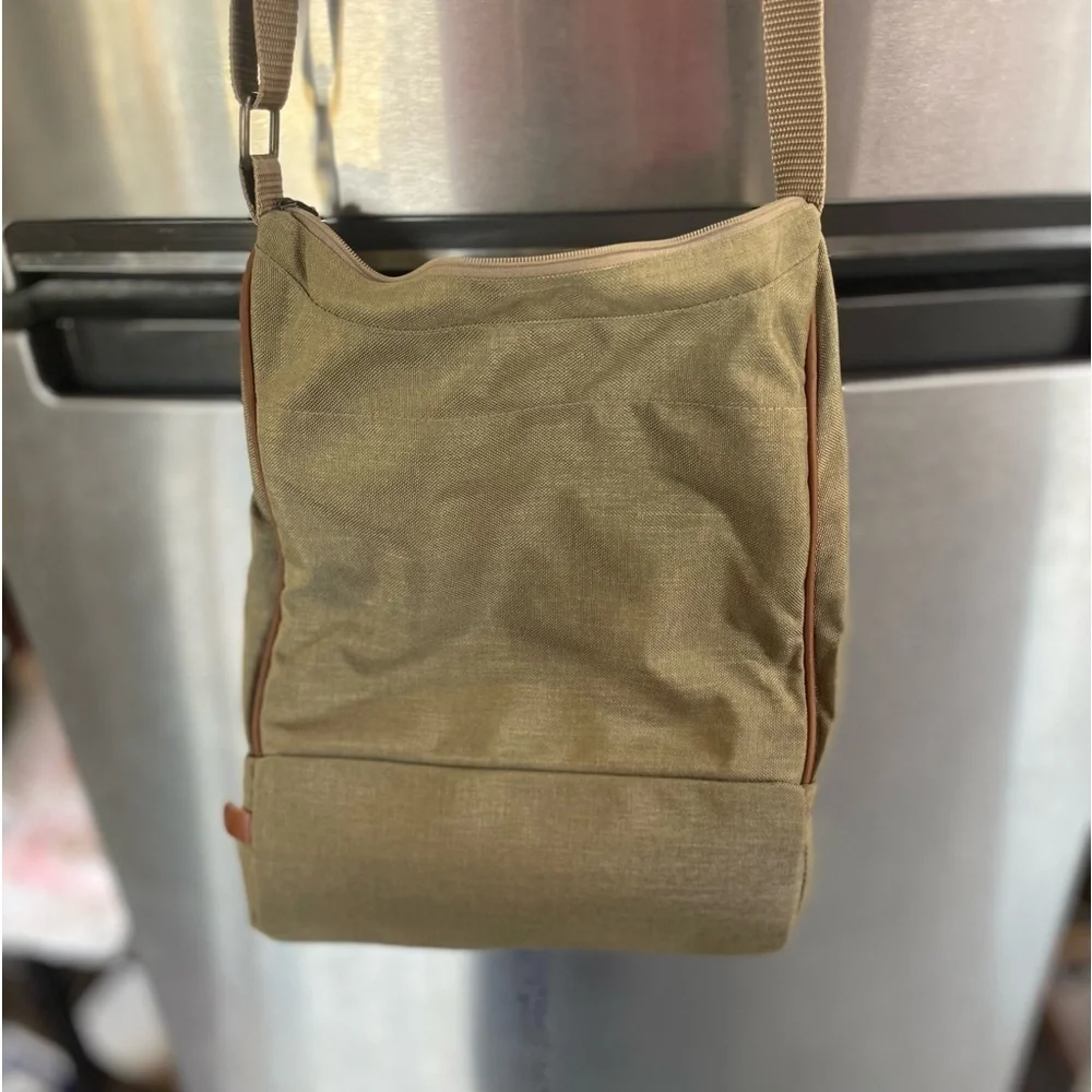 THE‎ LEGENDS COLLECTION by JOSTENS CROSS BODY/Shoulder bag /bottom zip USA MADE